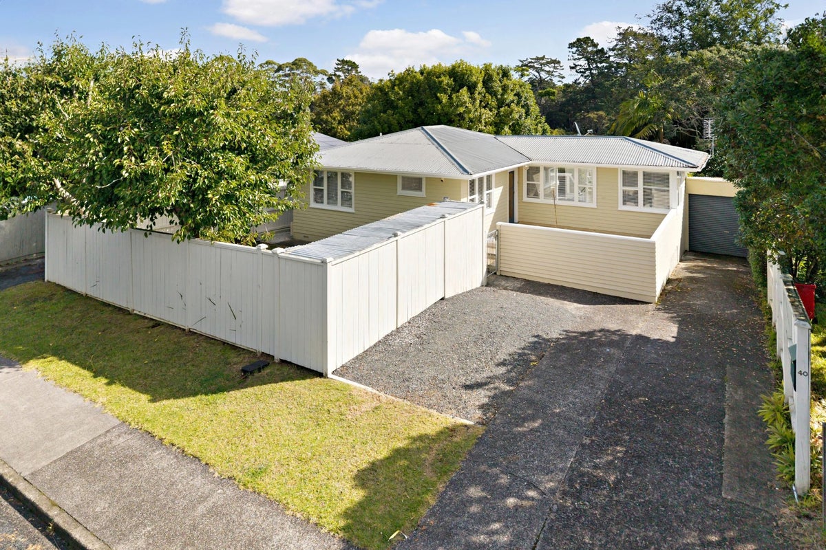 40 Paragon Avenue, Beach Haven, Auckland - Carousel 2