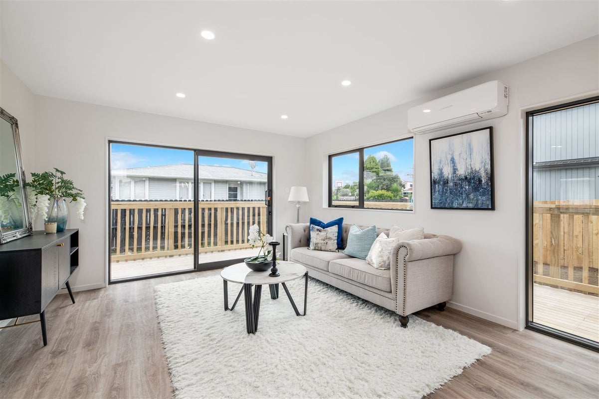 9B Edwards Avenue, Henderson, Auckland - Carousel 2