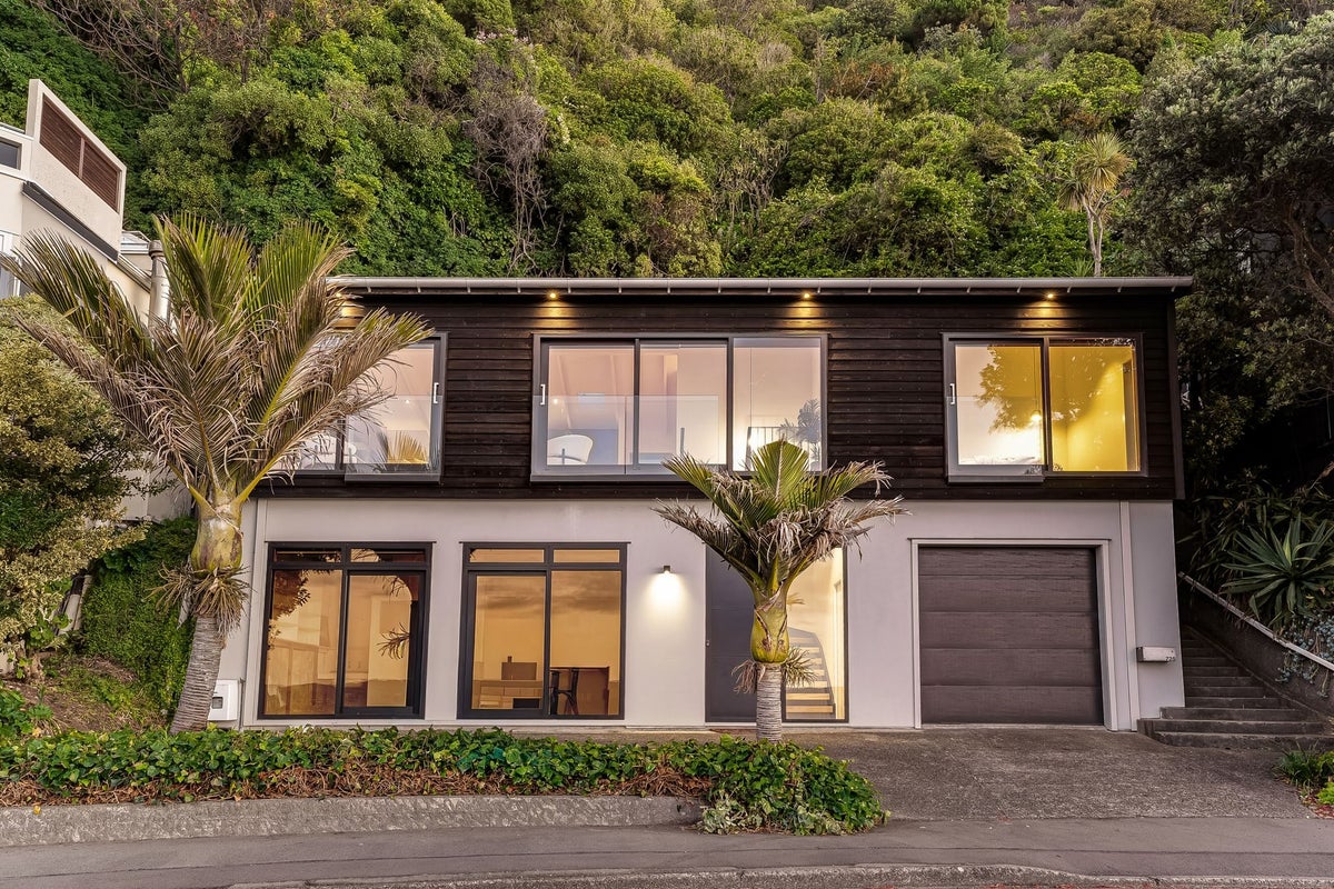 725 Marine Drive, Eastbourne, Lower Hutt - Carousel 2