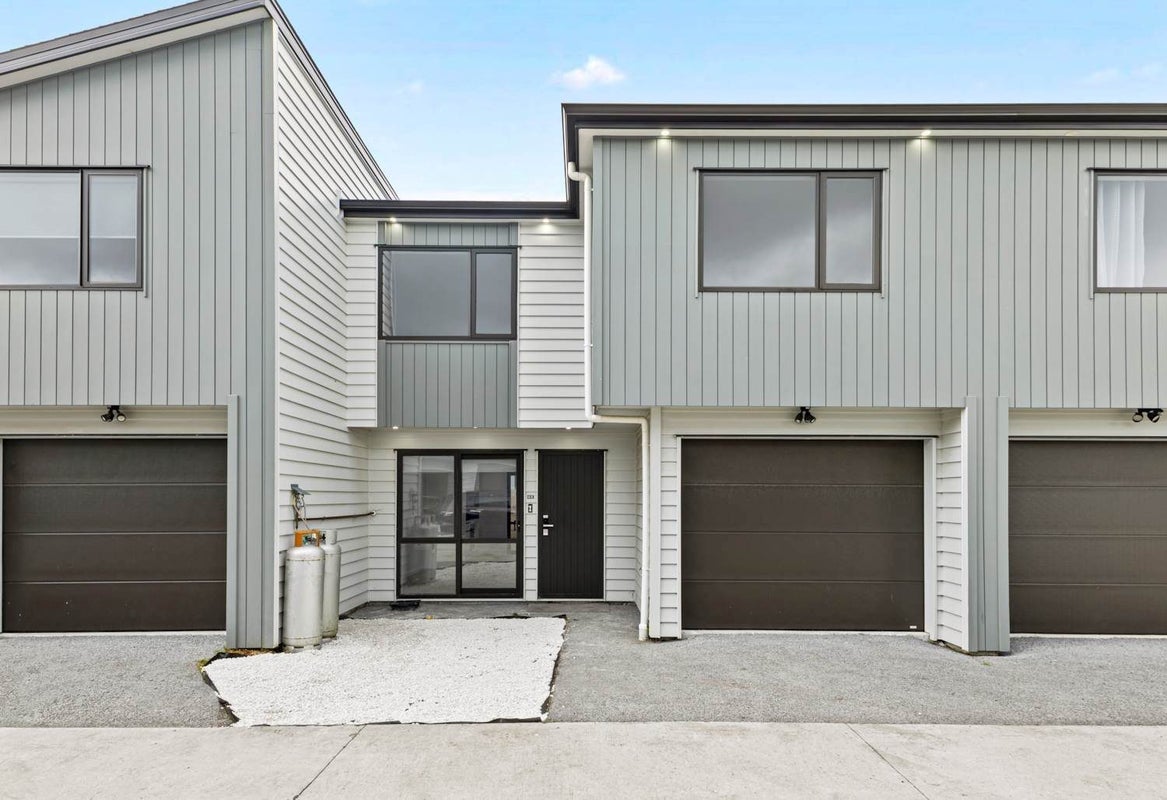 8E Kent Road, Manurewa, Auckland - Carousel 1