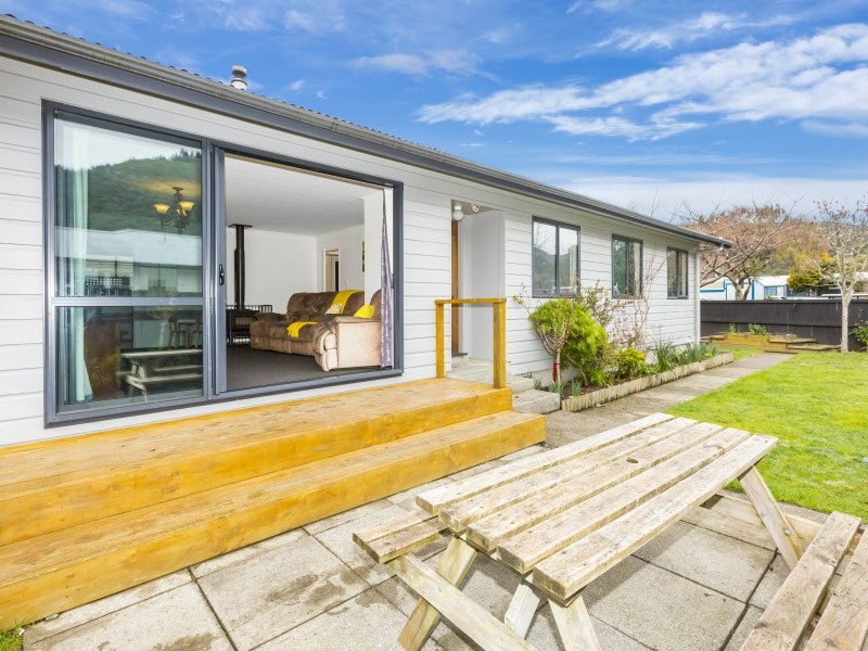 13 Gemstone Drive, Birchville, Upper Hutt - Carousel 1