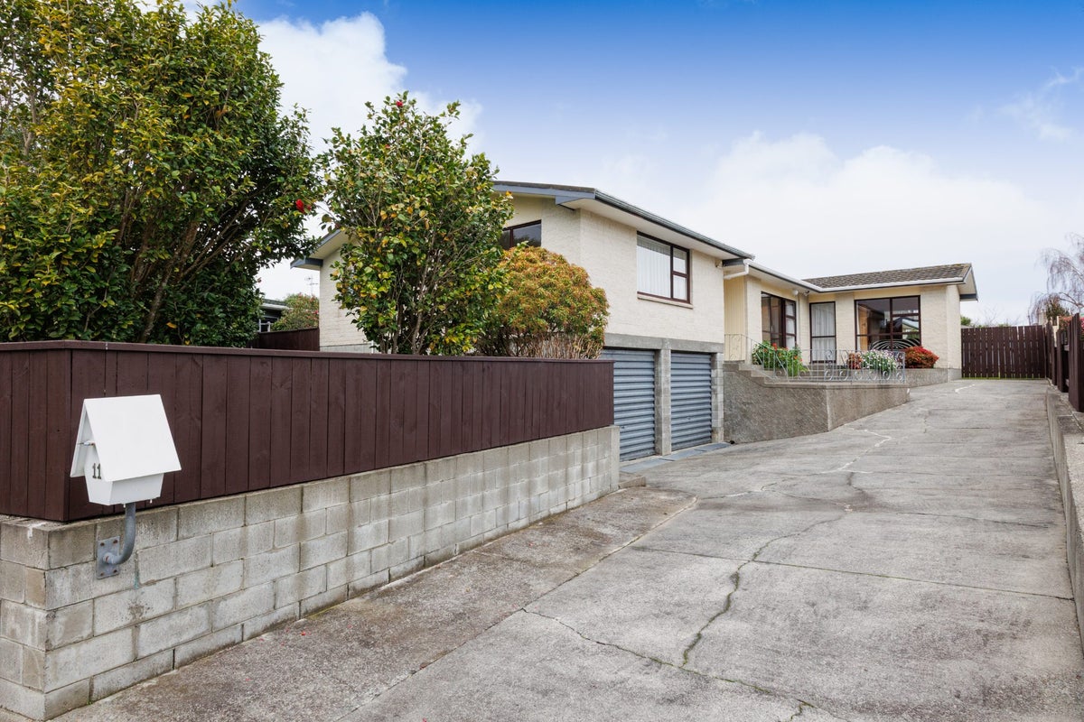 11 Moyne Avenue, Milson, Palmerston North - Carousel 26