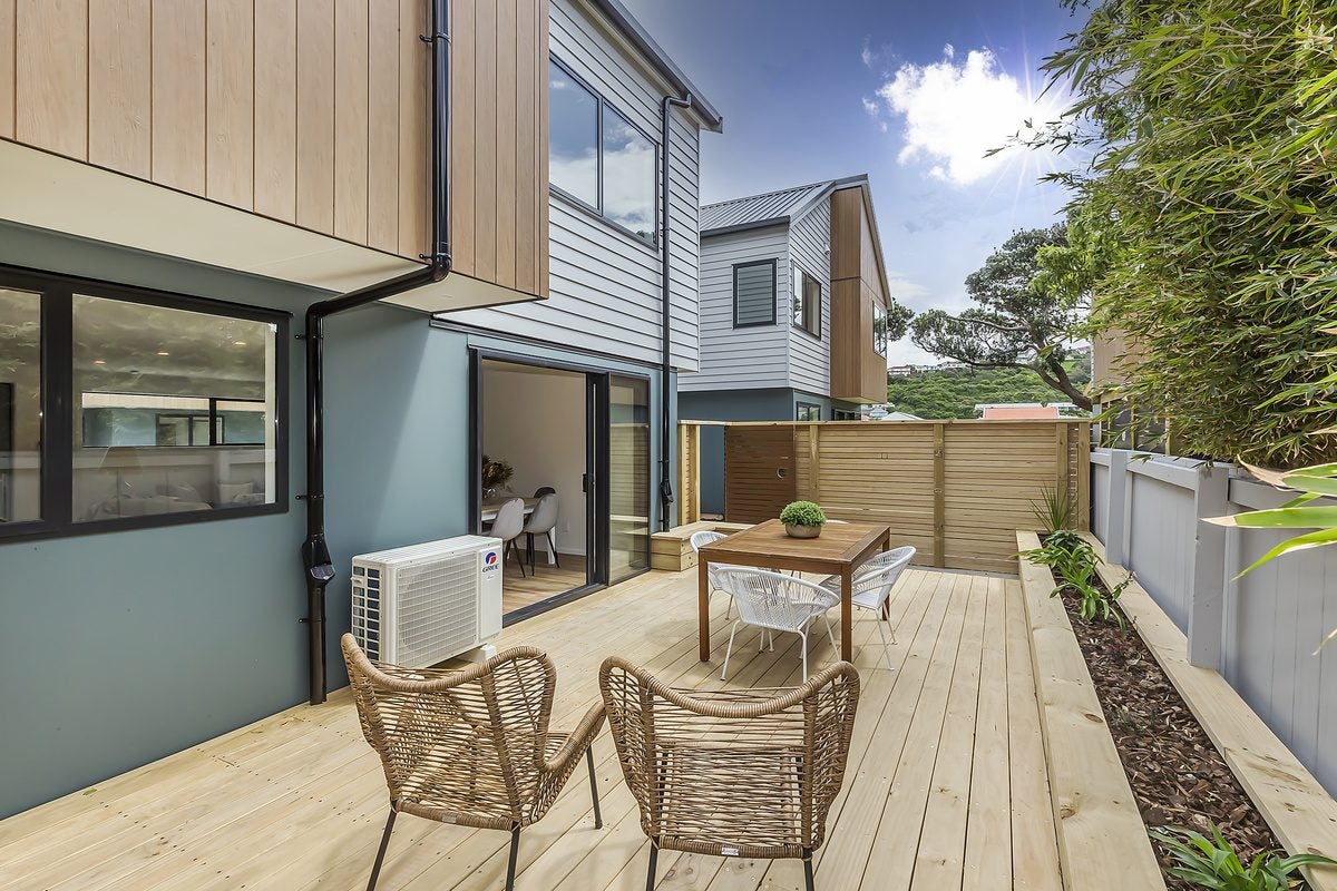 2/69 Darlington Road, Miramar, Wellington - Carousel 2