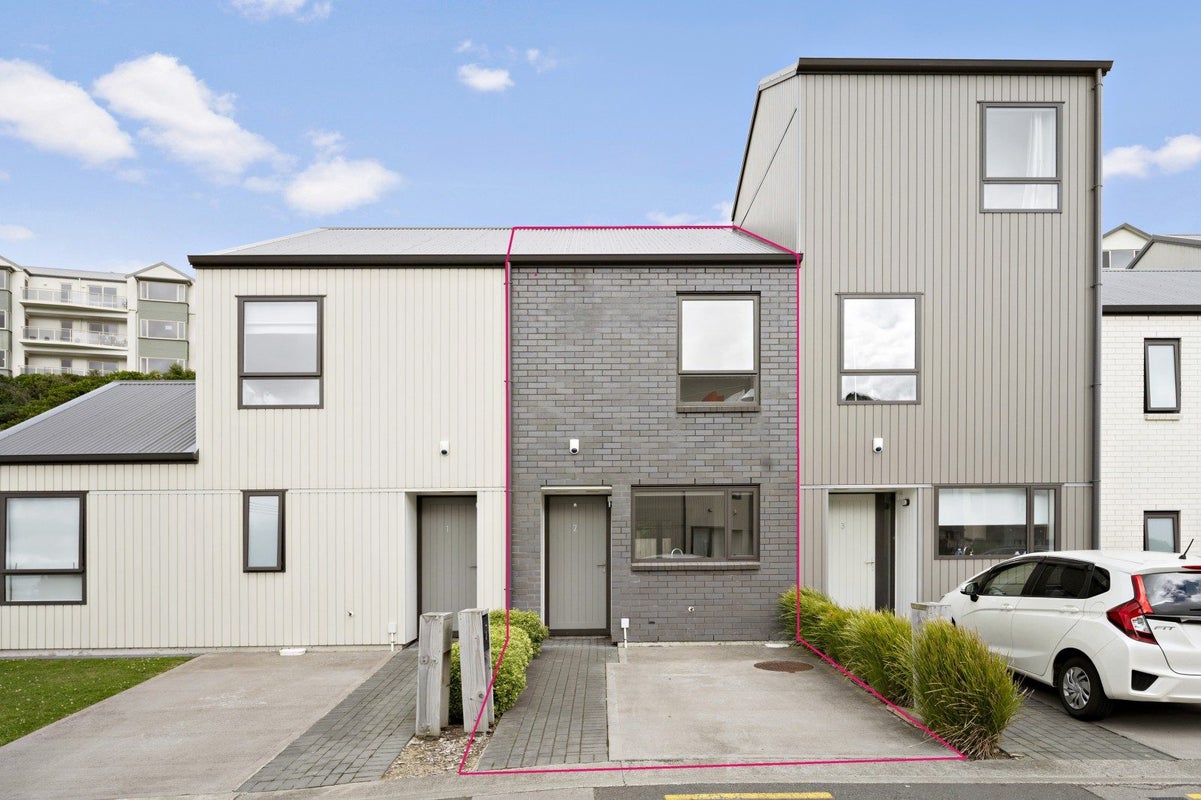 2/170 Fraser Avenue, Johnsonville, Wellington - Carousel 1