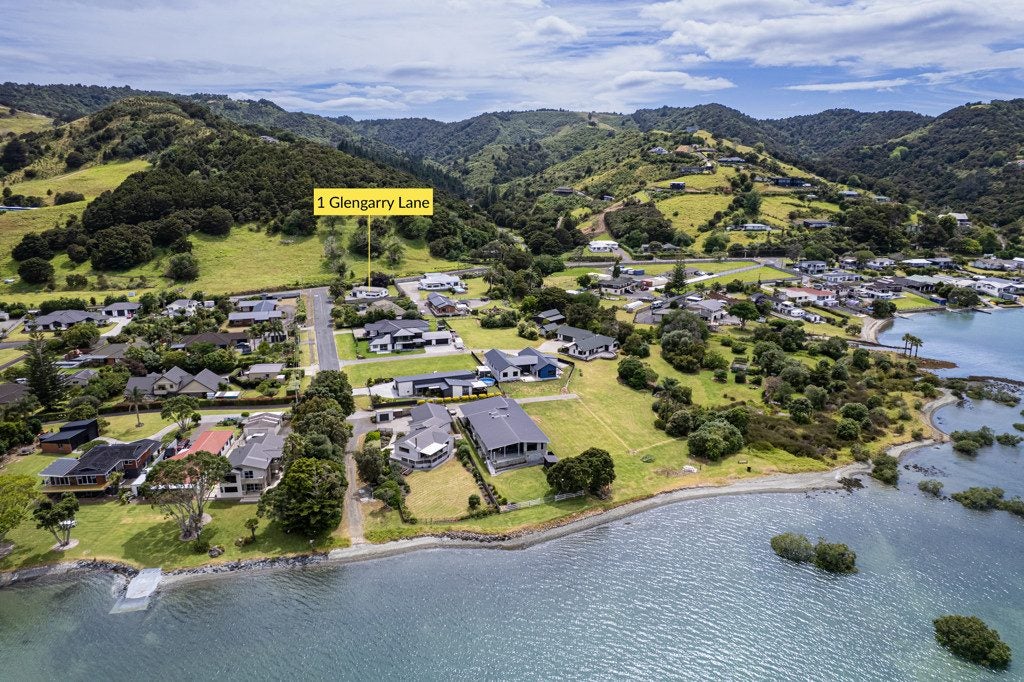 1 Glengarry Lane, Whangarei - Carousel 1