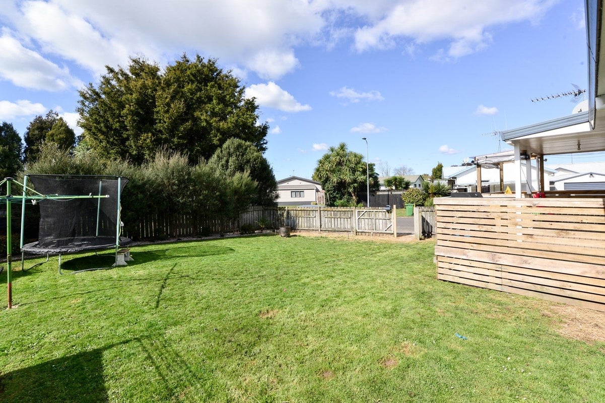 21 Penney Green, Nawton, Hamilton - Carousel 2