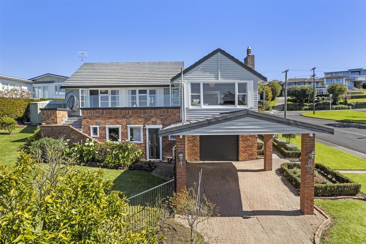 75 Churchill Road, Cockle Bay, Auckland - Carousel 1