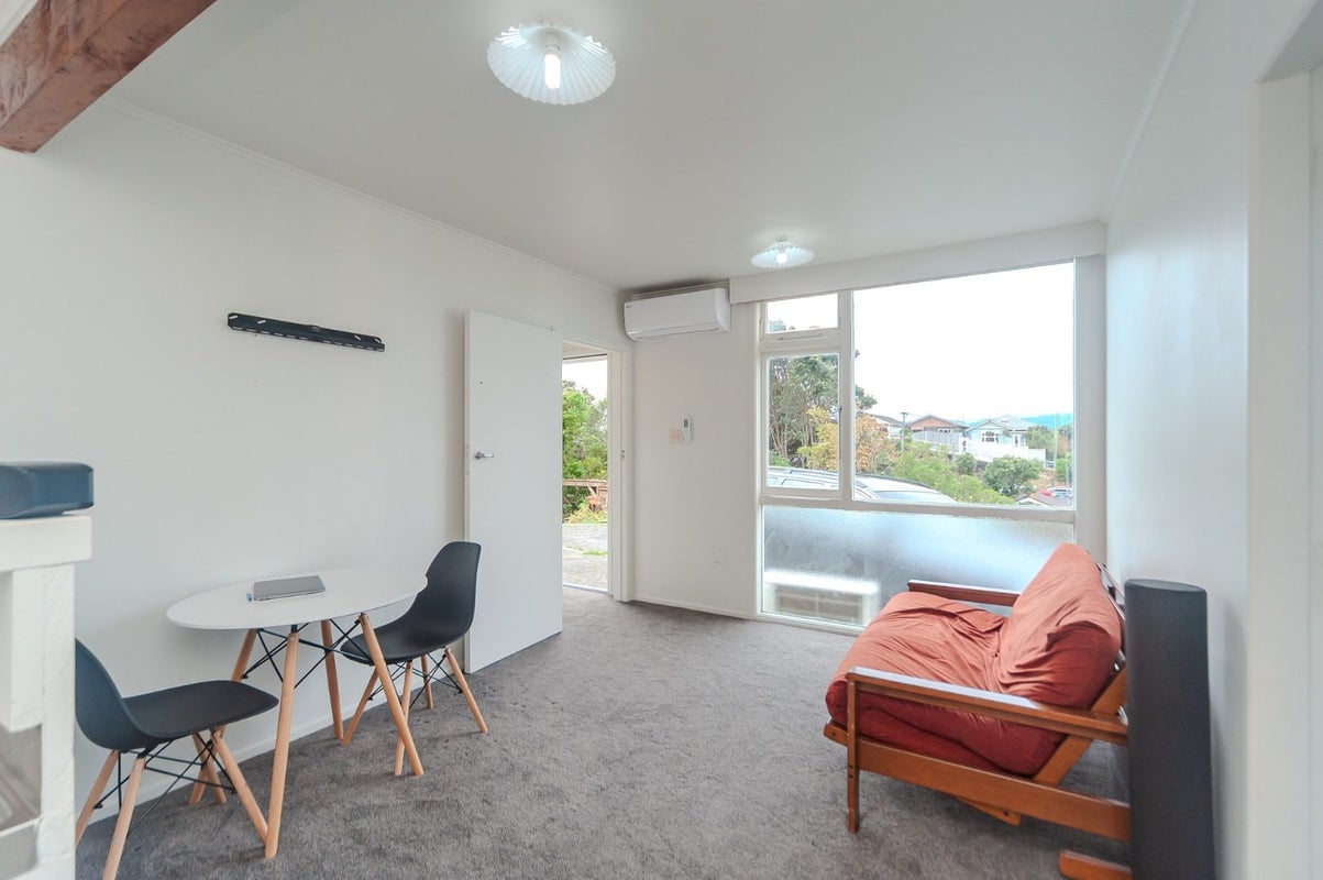 92 Overtoun Terrace, Hataitai, Wellington - Carousel 2