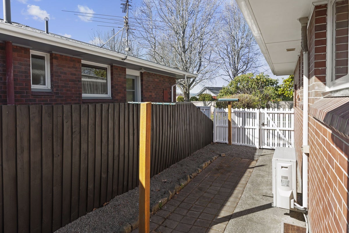 1/6 Pulford Place, Ilam, Christchurch - Carousel 21
