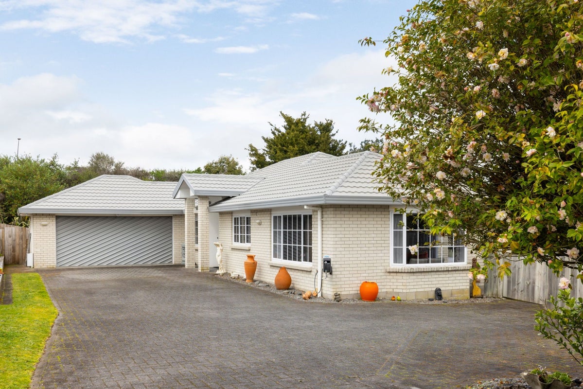 38 Cherrywood Street, Pukete, Hamilton - Carousel 24