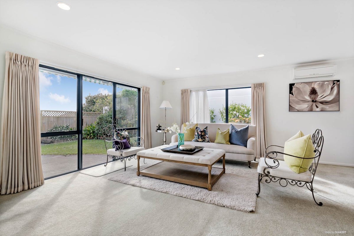 2/13 West Fairway, Golflands, Auckland - Carousel 2