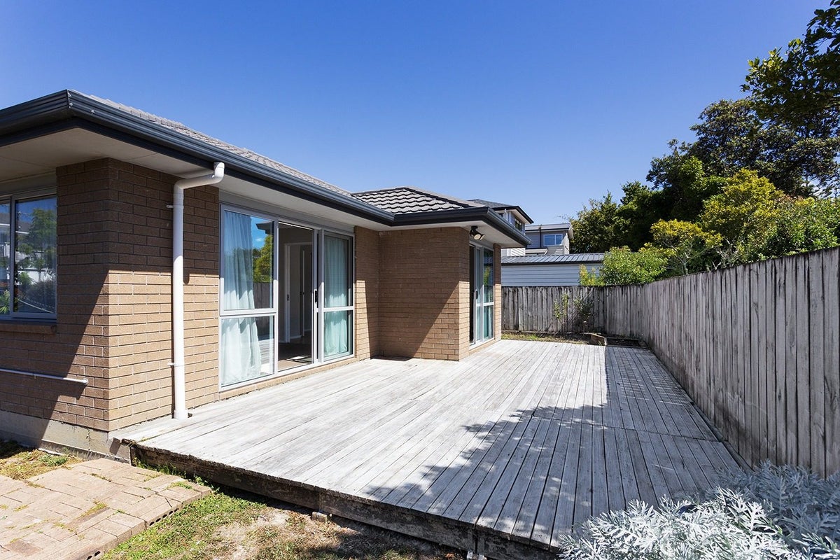 11A Barron Drive, Green Bay, Auckland - Carousel 2