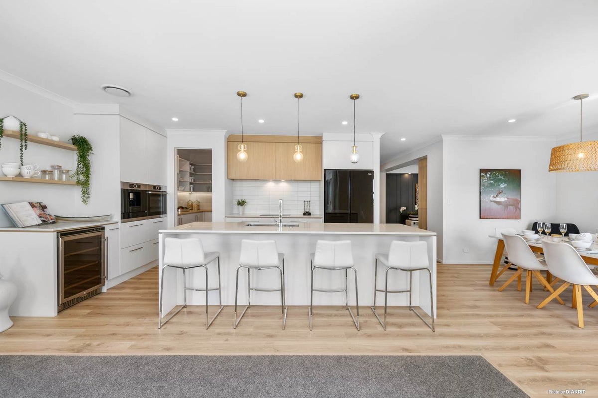 5 Flaxfield Lane, Beachlands, Auckland - Carousel 1