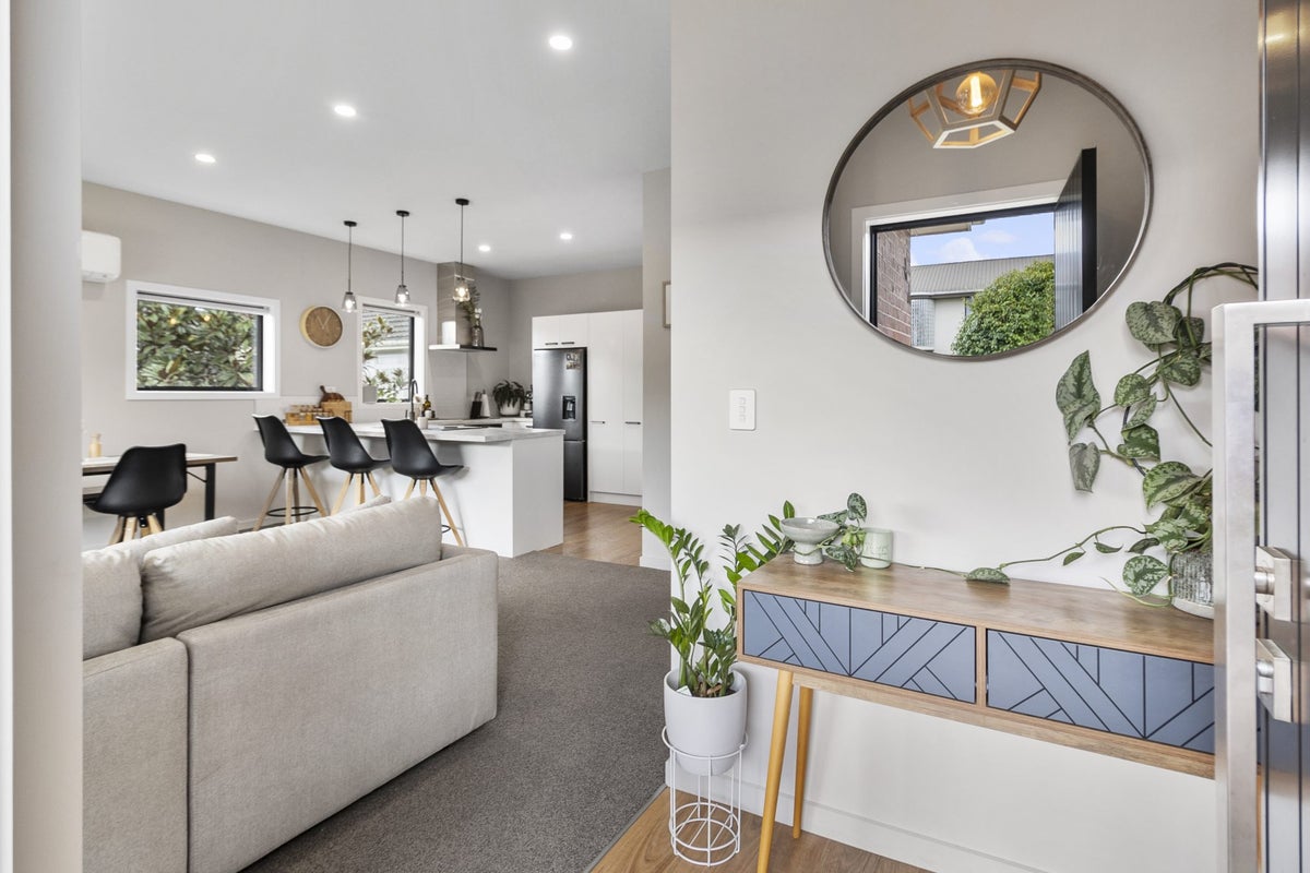 24 Irvine Street, Highfield, Timaru - Carousel 2