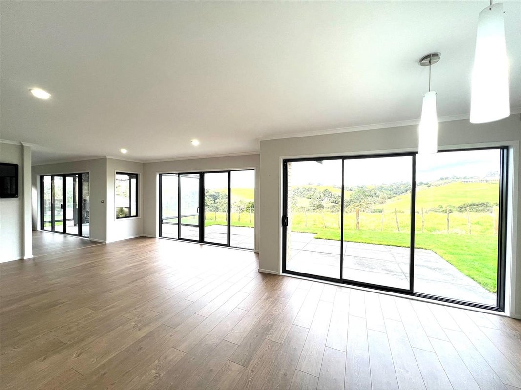 6 Bendemeer Place, Flat Bush, Auckland - Carousel 2