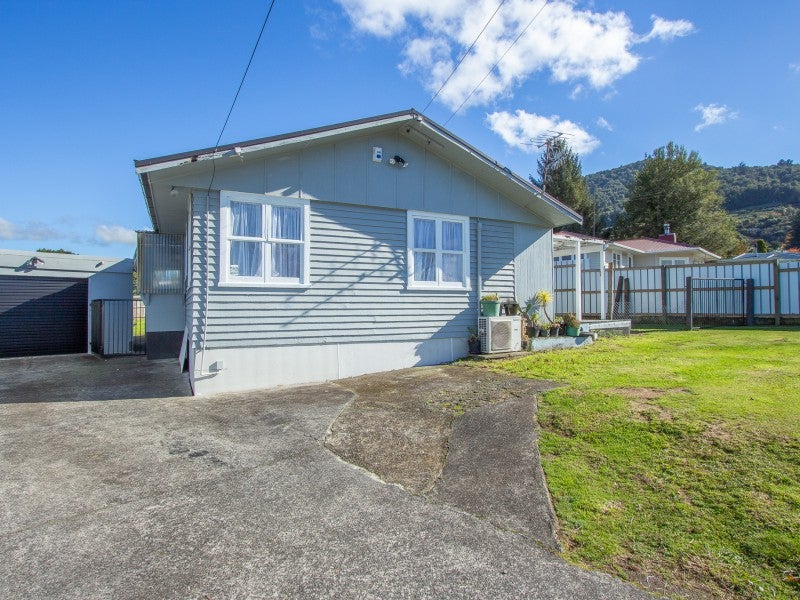 32 Thomas Crescent, Western Heights, Rotorua - Carousel 1