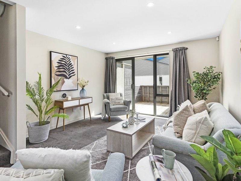 17/31 Princess Terrace, Newtown, Wellington - Carousel 1
