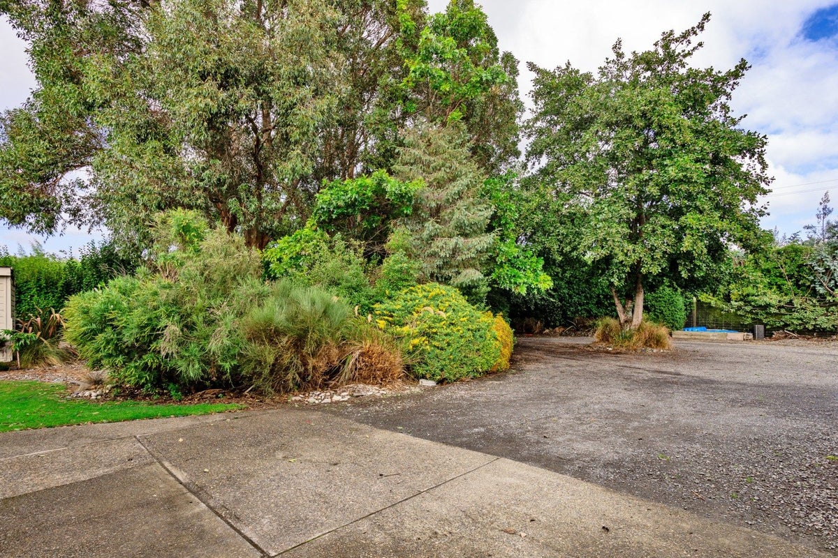 274 West Plains School Road, West Plains, Invercargill - Carousel 24