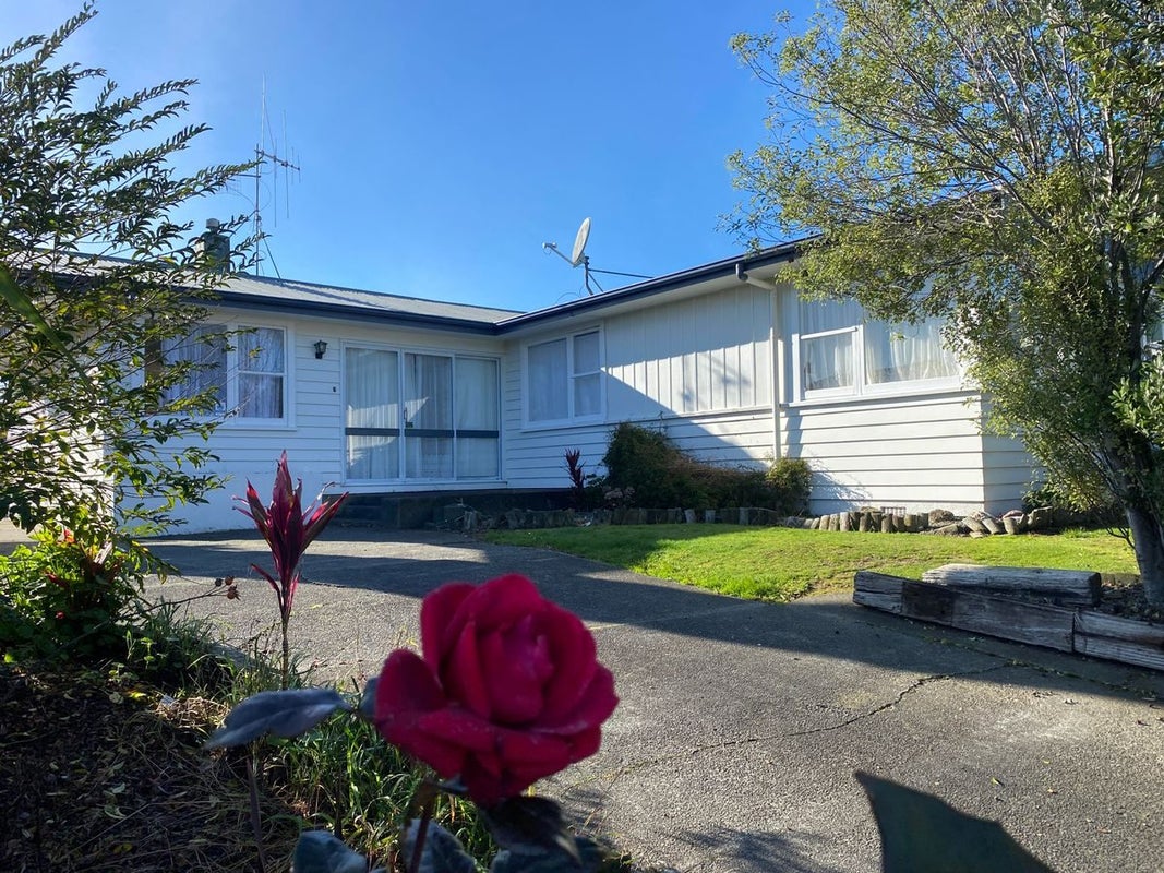 23 Anakiwa Street, Kelvin Grove, Palmerston North - Carousel 2