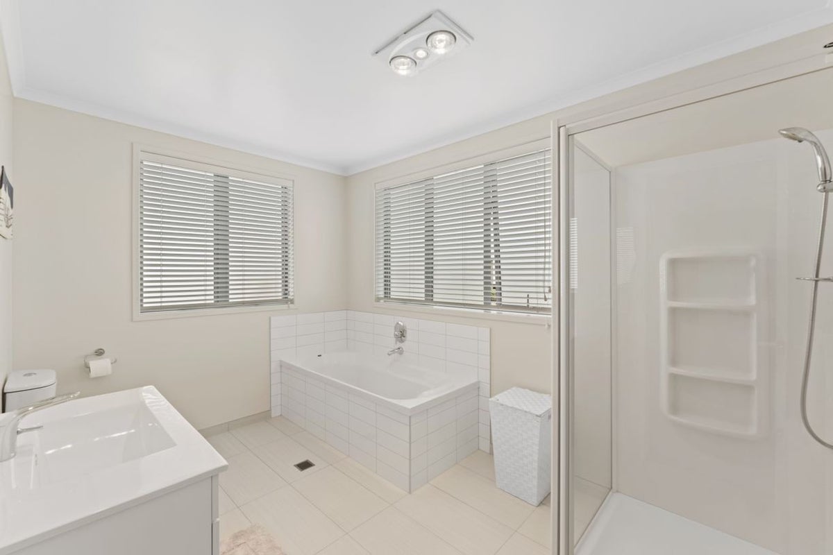 7 Meteor Road, Hobsonville, Auckland - Carousel 12