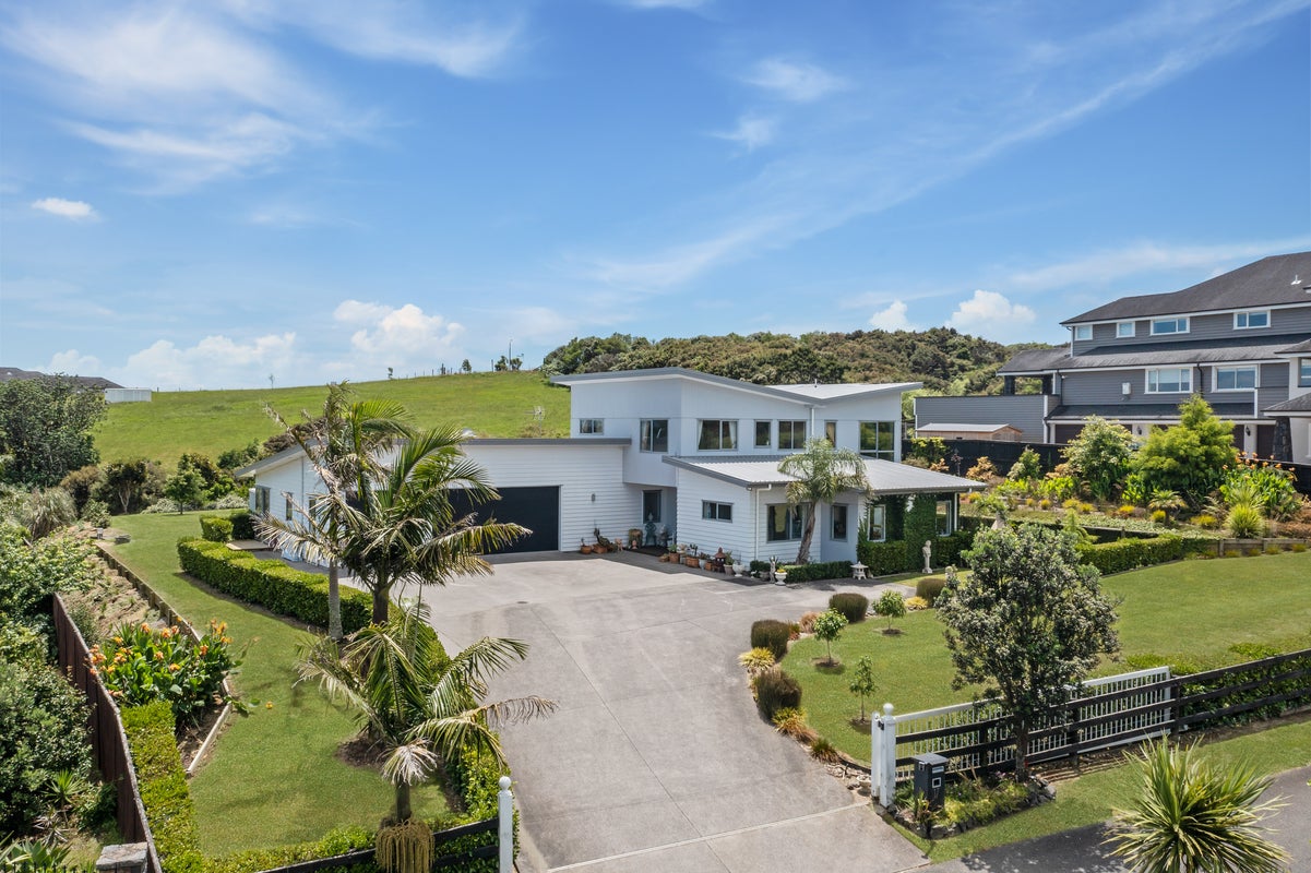 17 Imperial Place, Flat Bush, Auckland - Carousel 2