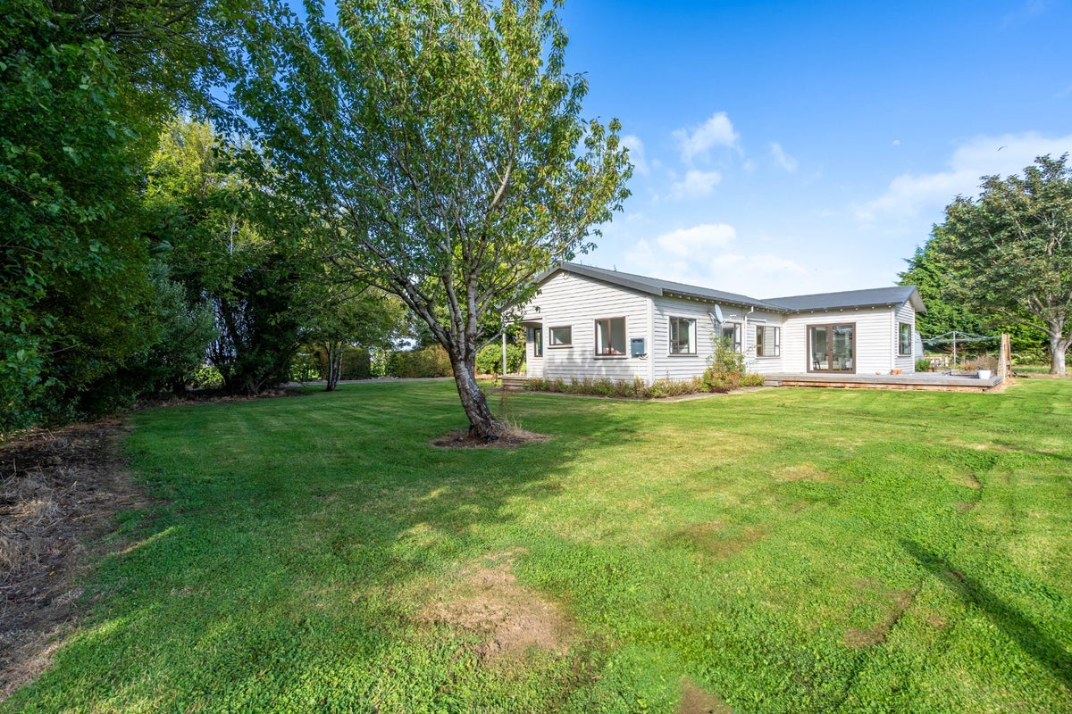 480 Winton Substation Road, Thomsons Crossing, Winton - Carousel 1