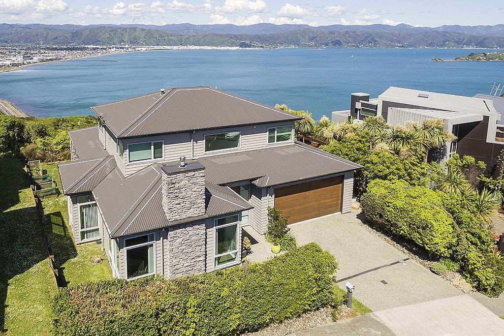 69 Tamworth Crescent, Newlands, Wellington - Carousel 1