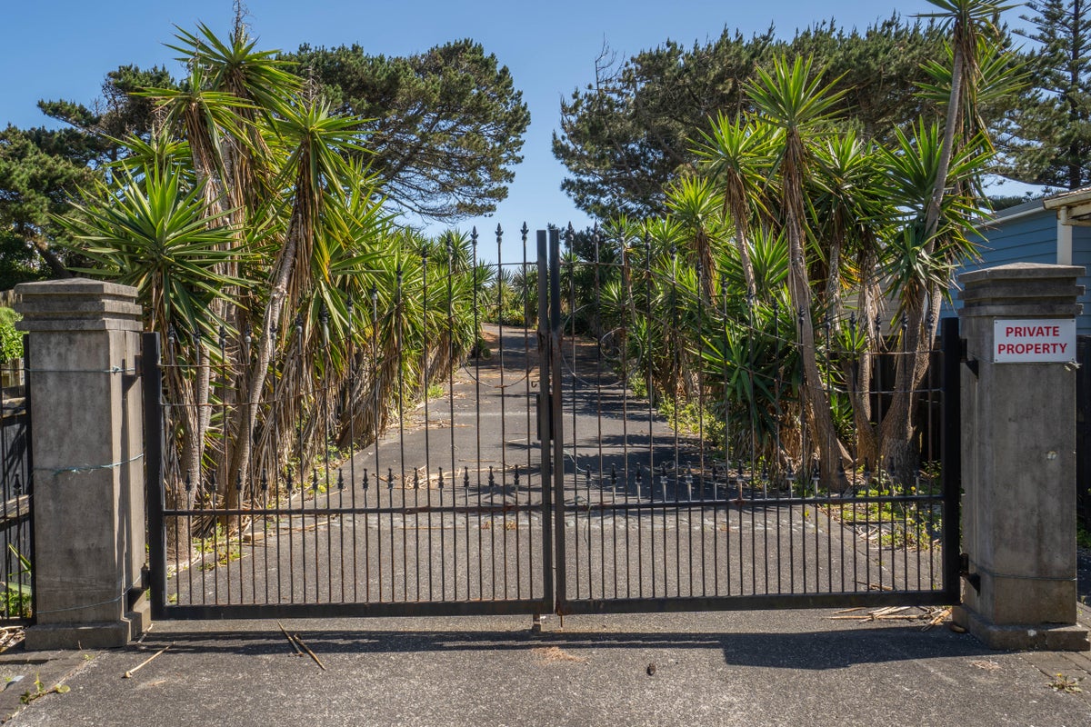 11D Centreway Road, Port Waikato - Carousel 5