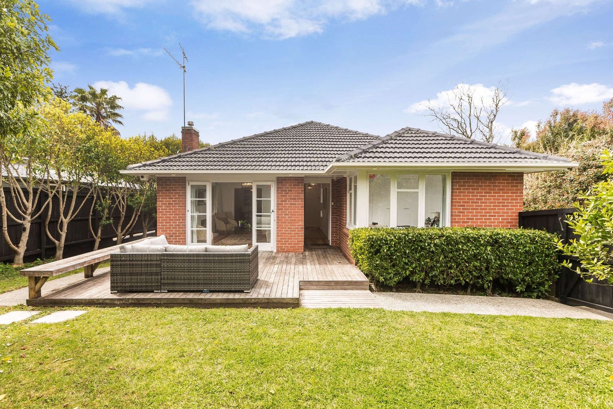 1/22A Haast Street, Remuera, Auckland - Carousel 1
