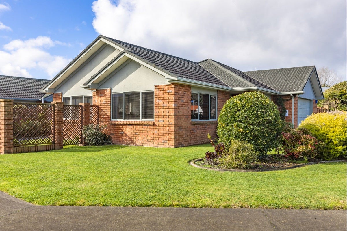 10 Park Road, Greenmeadows, Napier - Carousel 1