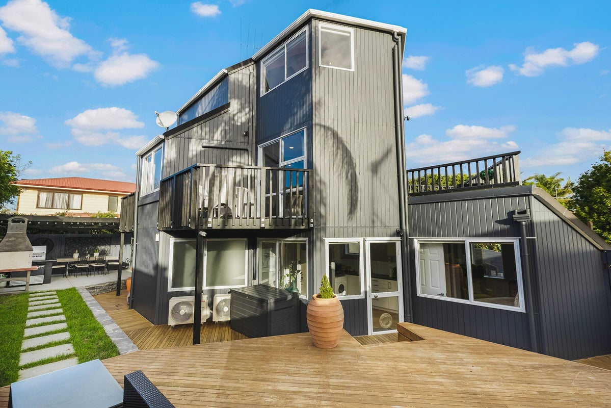 2/5 Bruce Street, Northcote Point, Auckland - Carousel 2
