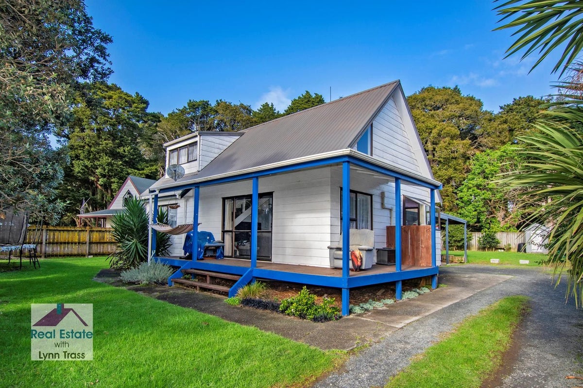 105 Paramount Parade, Tikipunga, Whangarei - Carousel 1