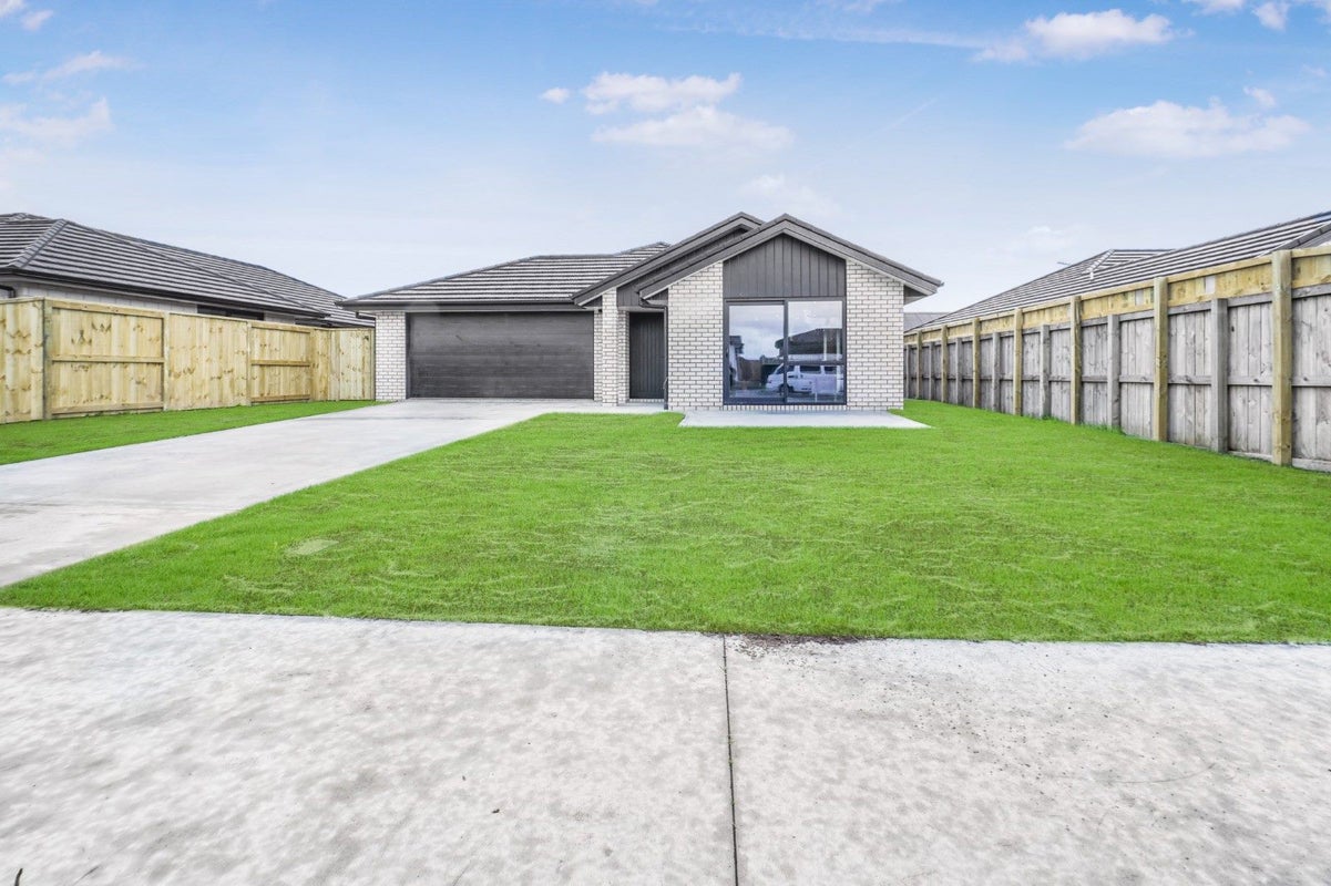 4 Bourn Heath Drive, Rototuna North, Hamilton - Carousel 1