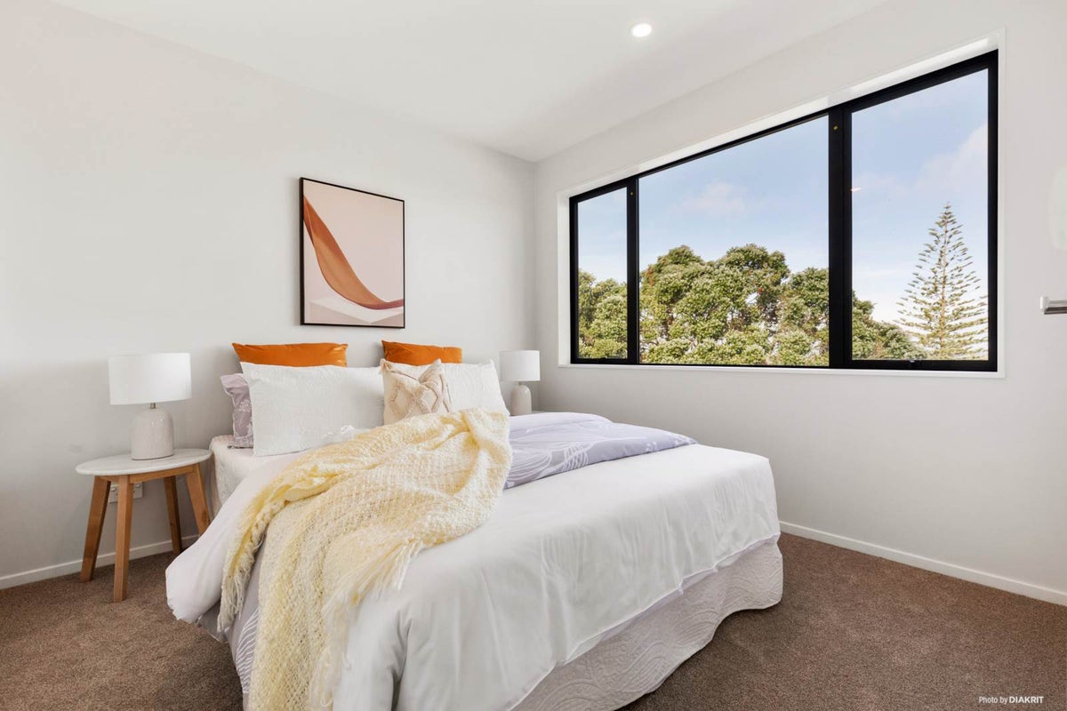 421C Glenfield Road, Glenfield, Auckland - Carousel 11