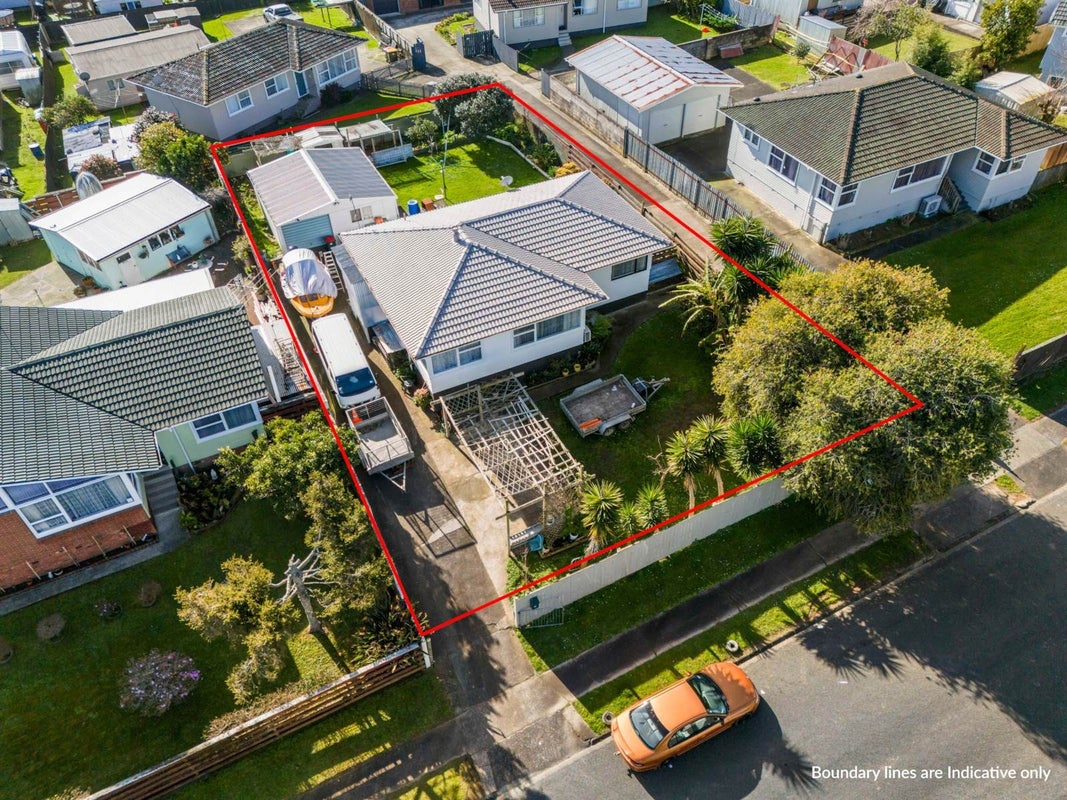 48 Hobart Crescent, Wattle Downs, Auckland - Carousel 1