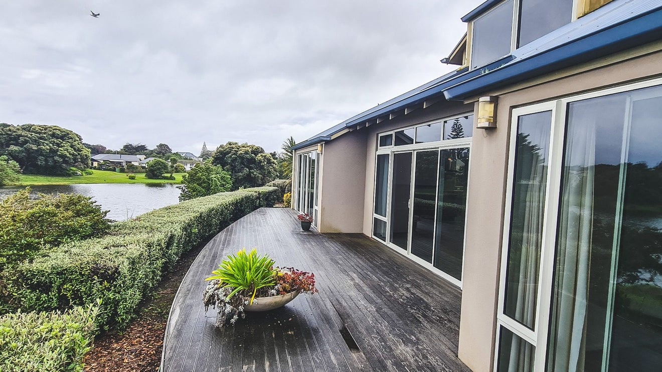 12 Major Durie Place, Waikanae Beach, Waikanae - Carousel 2