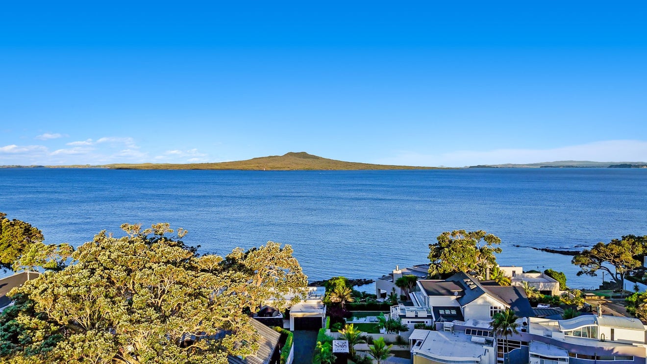 201D Hurstmere Road, Takapuna, Auckland - Carousel 2