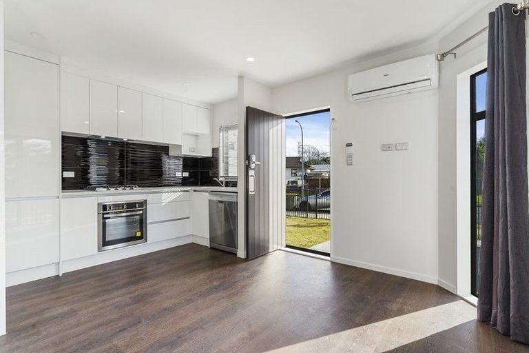 2A Melleray Place, Randwick Park, Auckland - Carousel 2