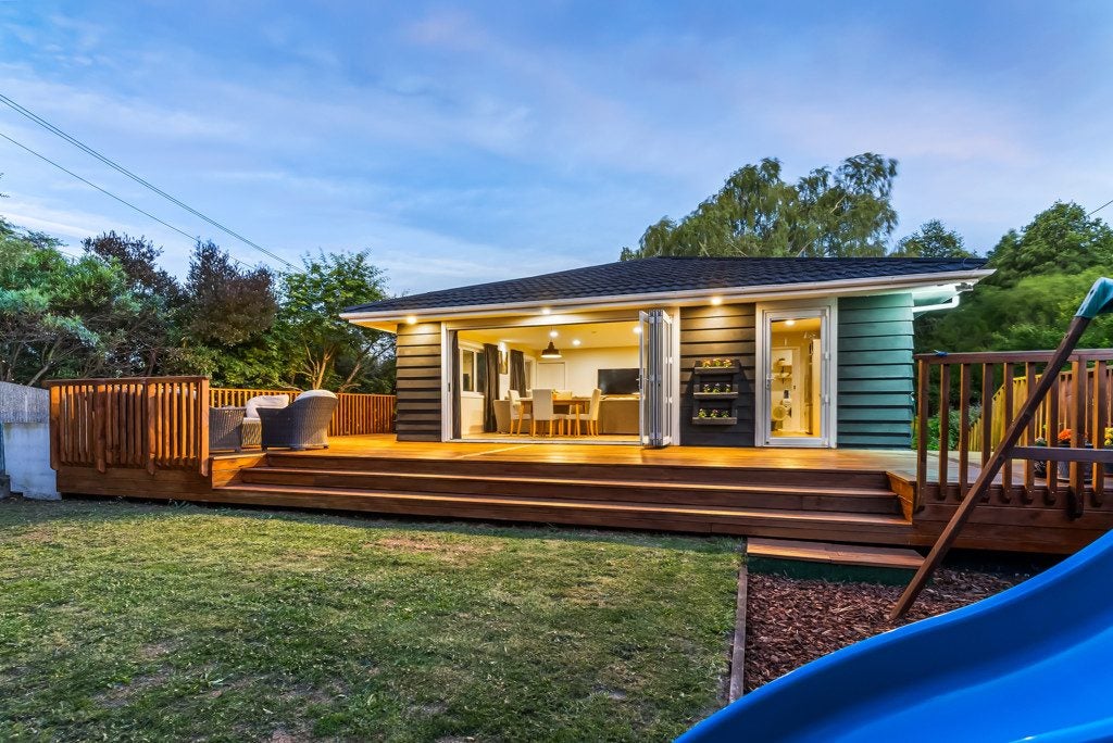 61A Eastern Terrace, Beckenham, Christchurch - Carousel 1