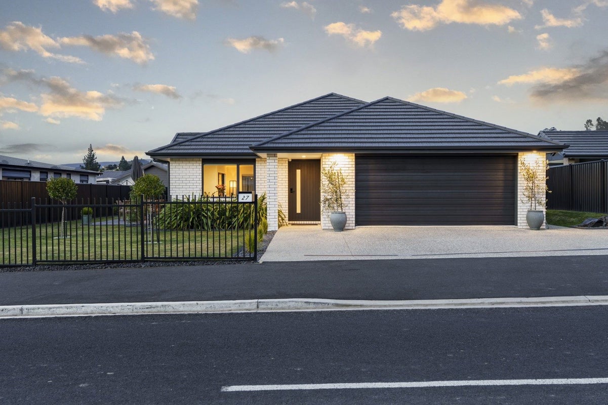 27 Cemetery Road, East Taieri, Mosgiel - Carousel 1