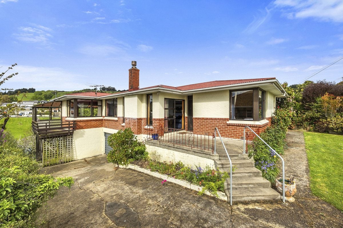 10 Weir Street, Green Island, Dunedin - Carousel 1