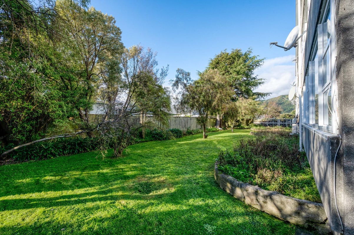 8/41 Barber Grove, Moera, Lower Hutt - Carousel 10
