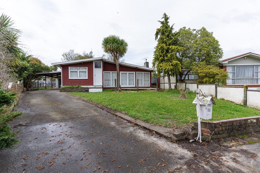 51 Abraham Crescent, Milson, Palmerston North - Carousel 14