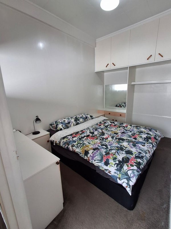 2/918 Beach Road, Waiake, Auckland - Carousel 1