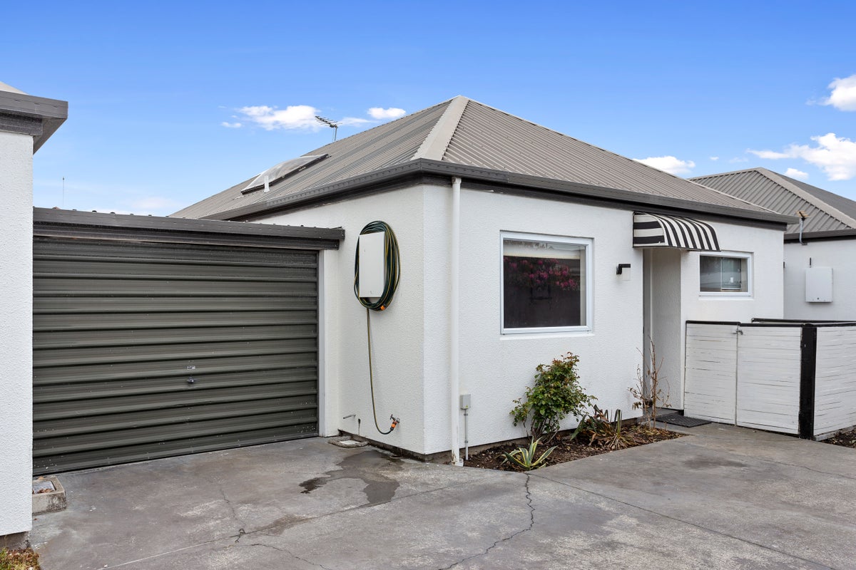 2/89 Brougham Street, Addington, Christchurch - Carousel 1