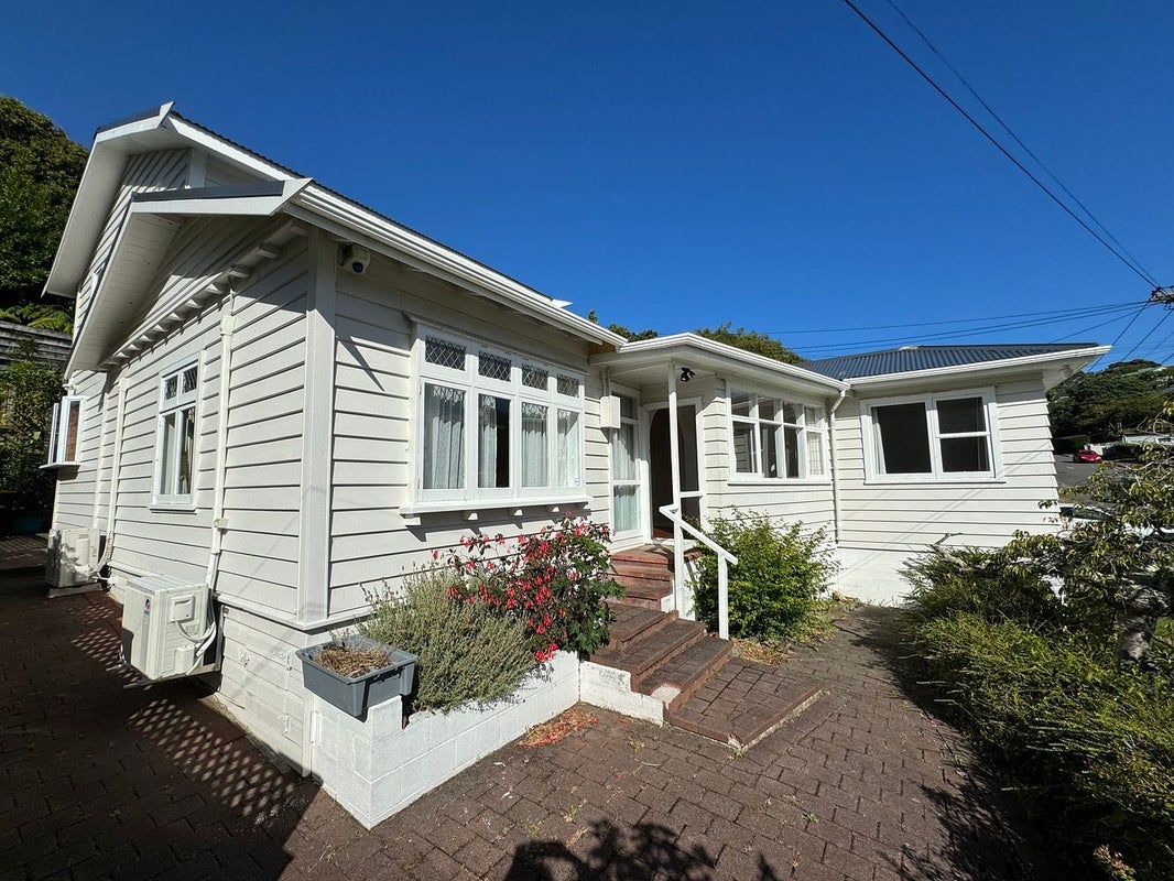 7 Crofton Road, Ngaio, Wellington - Carousel 1