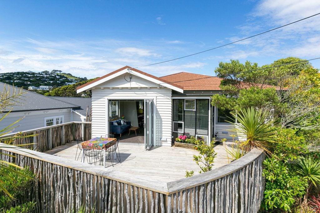 51 Creswick Terrace, Northland, Wellington - Carousel 2