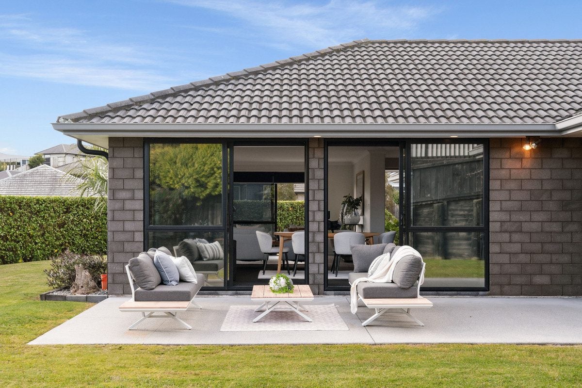 39 Ballintoy Park Drive, Welcome Bay, Tauranga - Carousel 2
