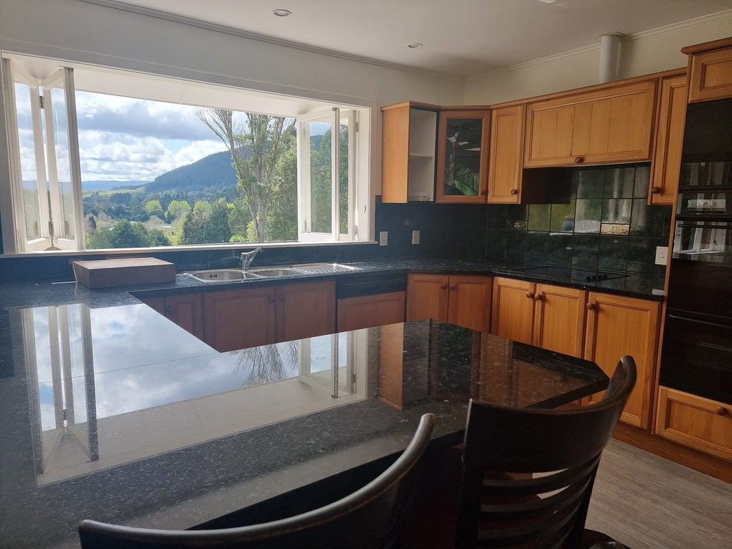 357 Whitemans Valley Road, Whitemans Valley, Upper Hutt - Carousel 1