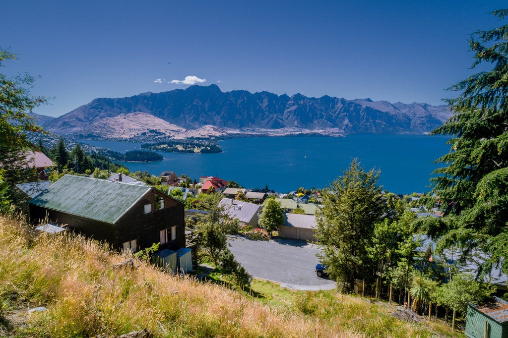 19 Caples Place, Fernhill, Queenstown - Carousel 1